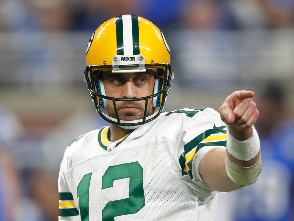 aaron-rodgers-is-structuring-his-life-like-tom-brady-in-order-to-play-football-into-his-40s.png
